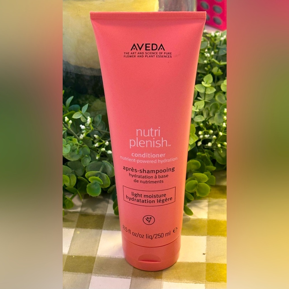 New Aveda Nutriplenish Conditioner - light moisture
